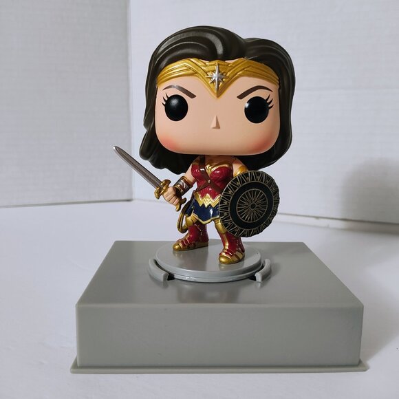 Pop! Die-Cast - Wonder Woman #04 - Funko Exclusive - Picture 2 of 8